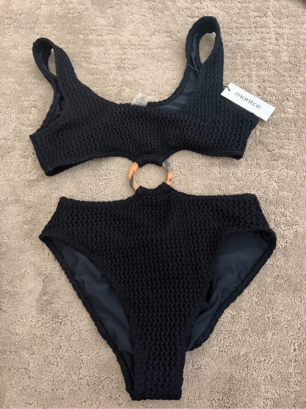 Montce One Piece - Picture 2 of 4